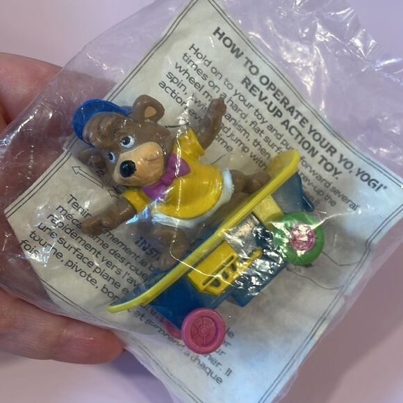 Yo-Yogi Rev Up Action Toys Boo Boo Bear 1991 McDonalds Happy Meal Toy Original… - Picture 4 of 4
